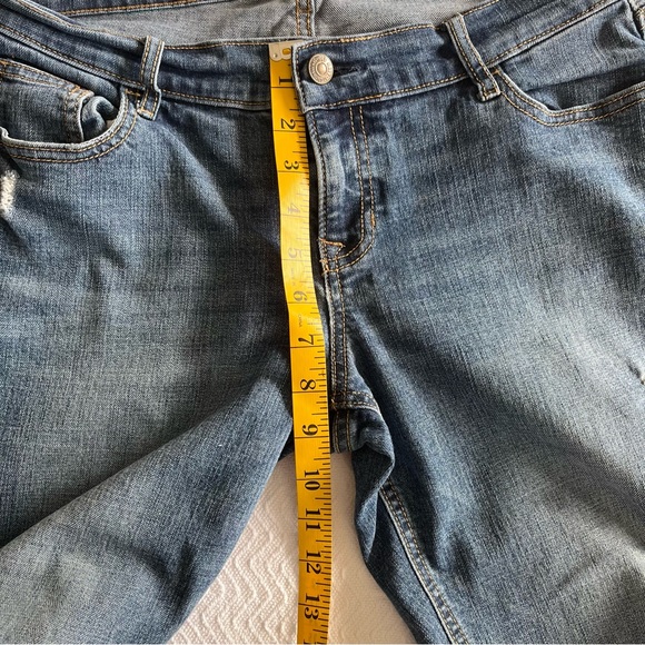 Old Navy Boyfriend Jeans distressed - Picture 10 of 11